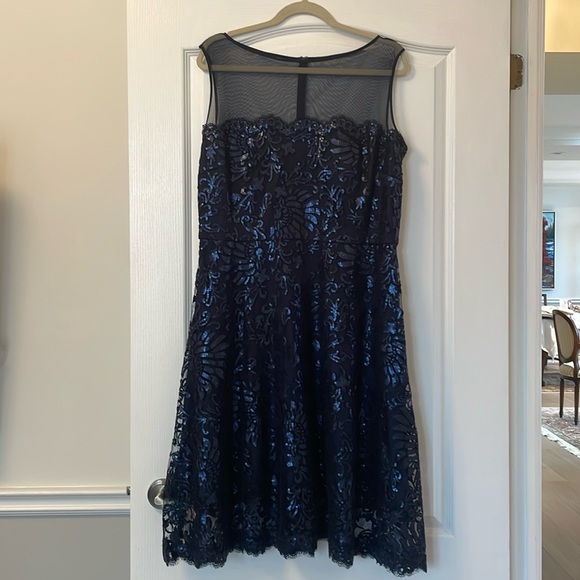 Lace and sheer bodice cocktail dress - Picture 1 of 7